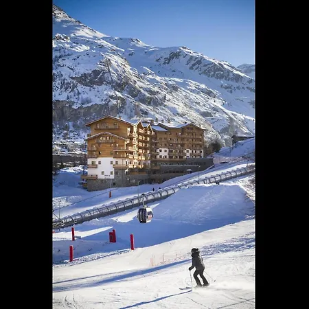 Appartement In With Ski-in Ski-out Access *